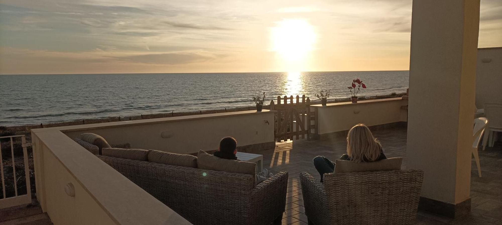 The Suite On The Beach Torvaianica Exterior photo