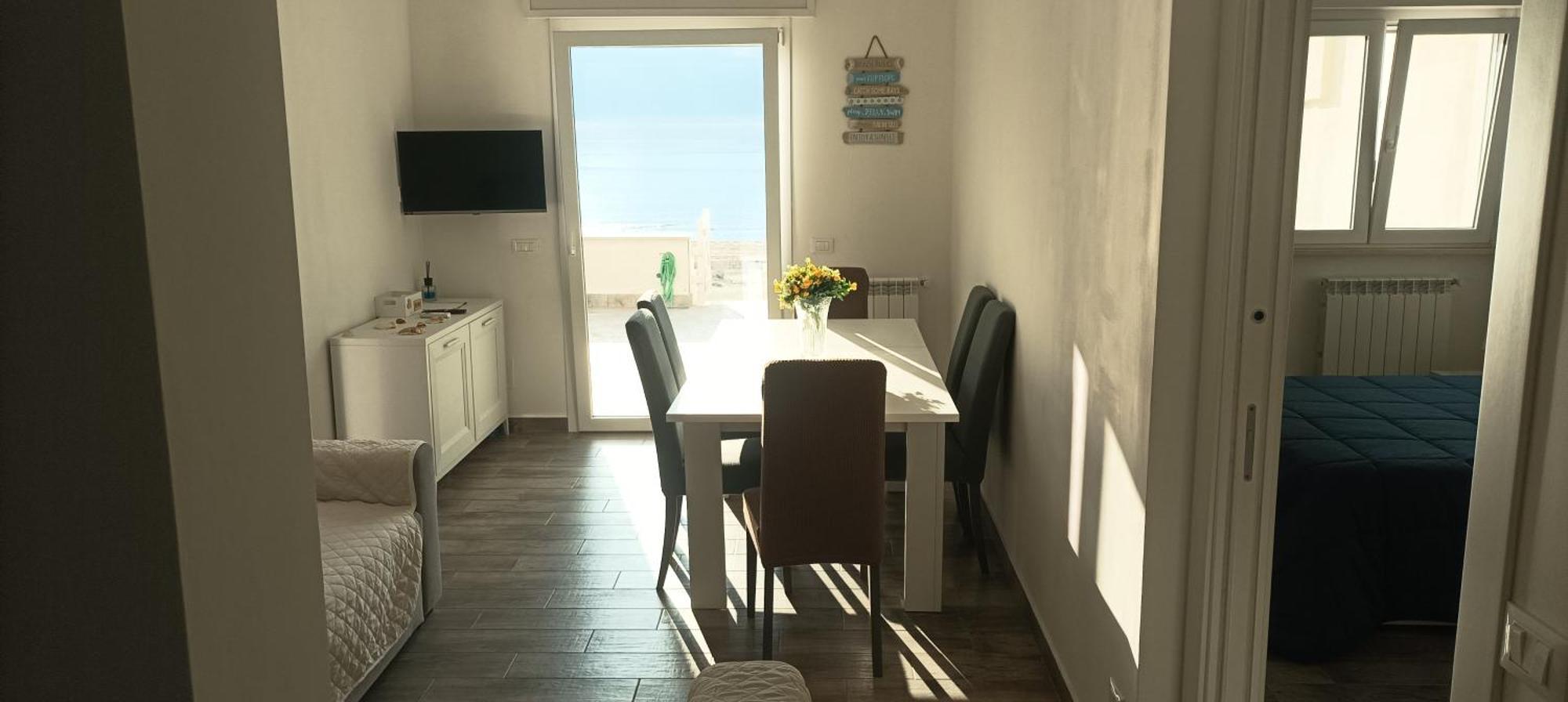 The Suite On The Beach Torvaianica Exterior photo